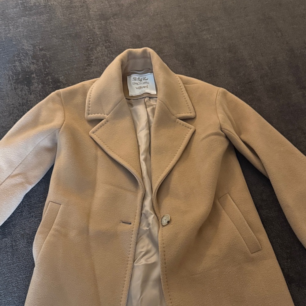 Stylish Tan Overcoat - Picture 2 of 7